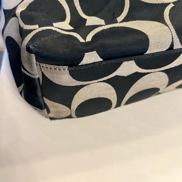 Coach Black and Cream Signature Tote - Picture 2 of 6